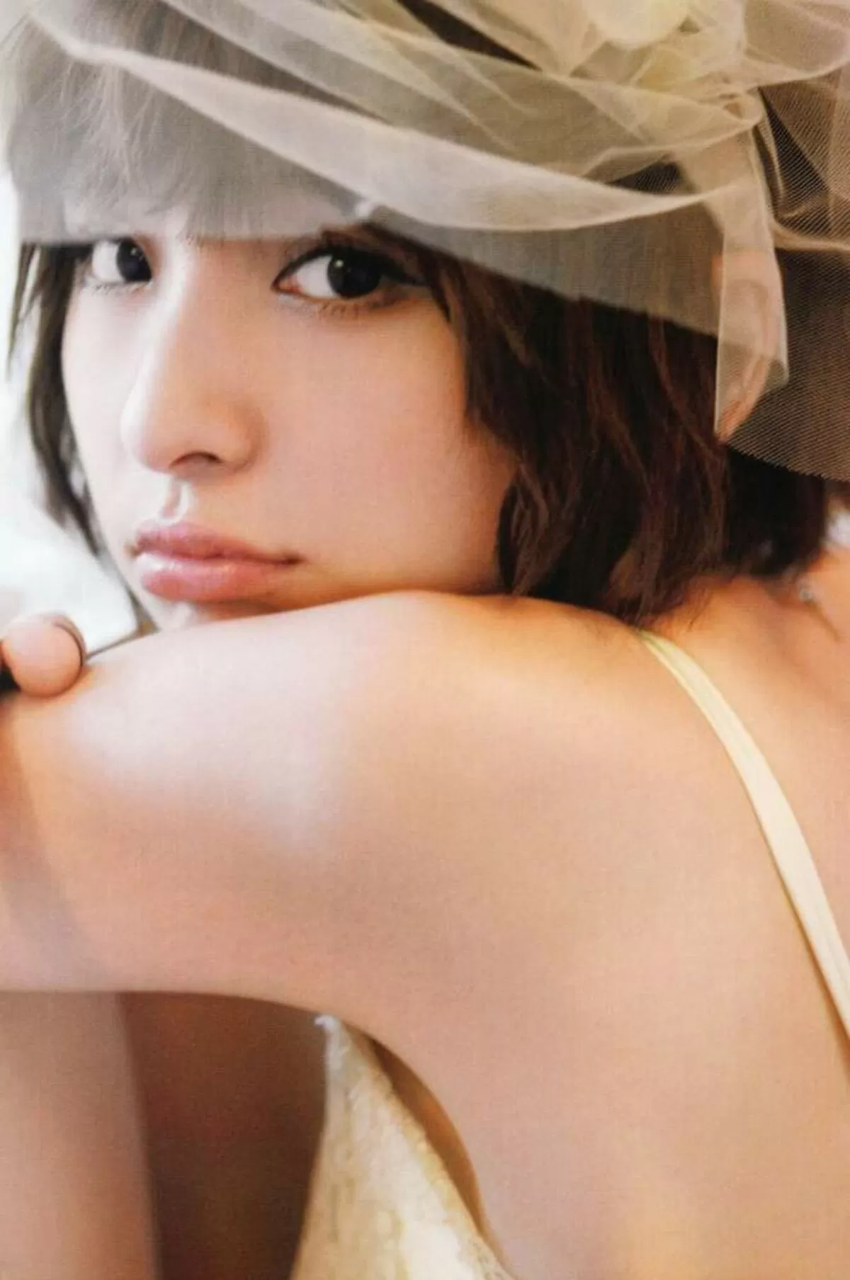 篠田麻里子エロ画像069