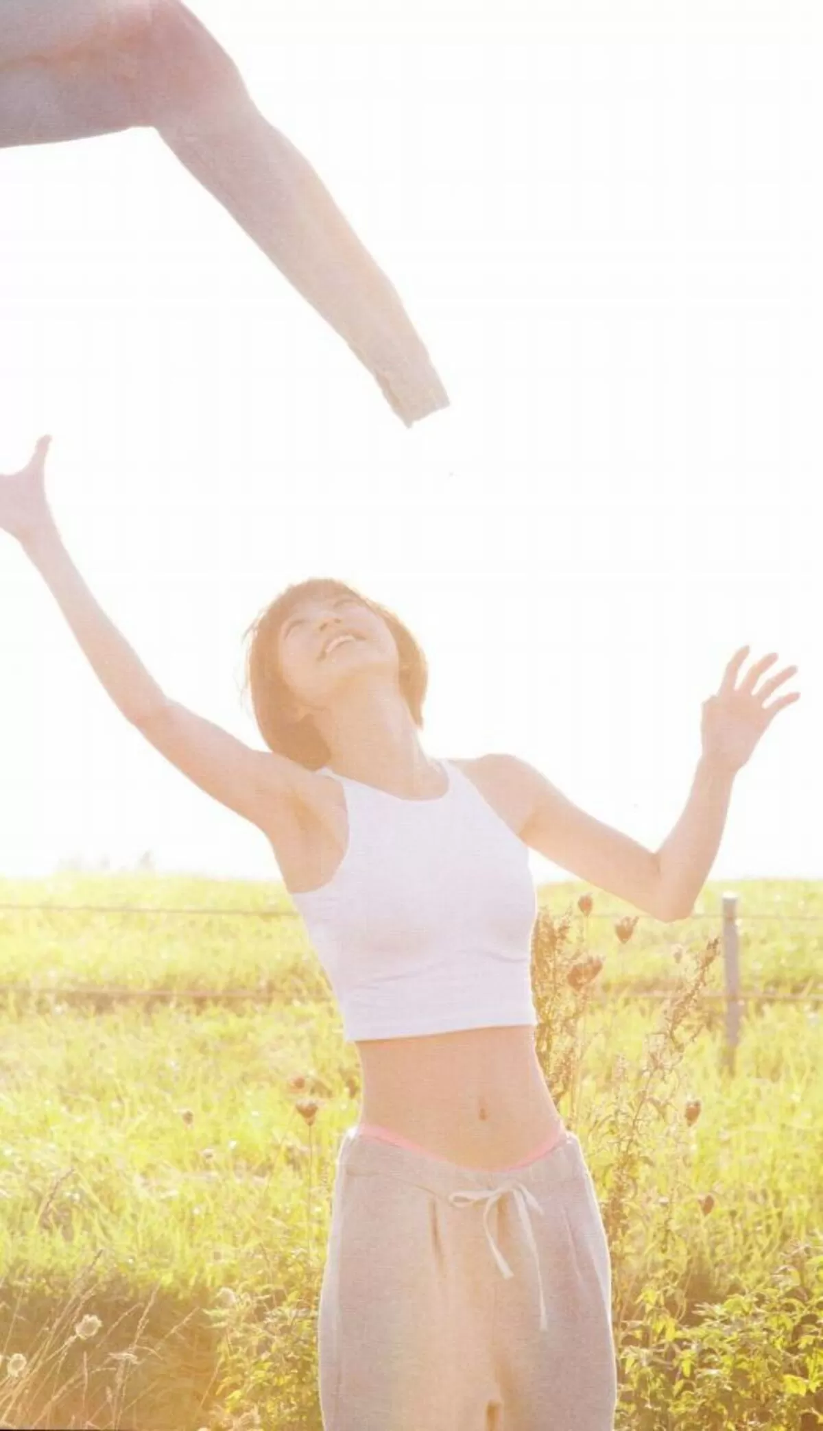 篠田麻里子エロ画像076