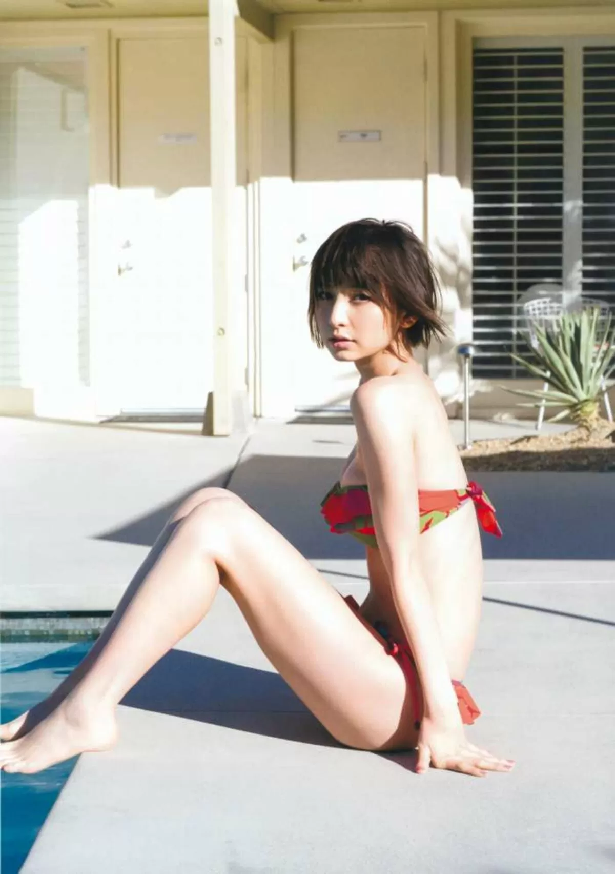 篠田麻里子エロ画像084