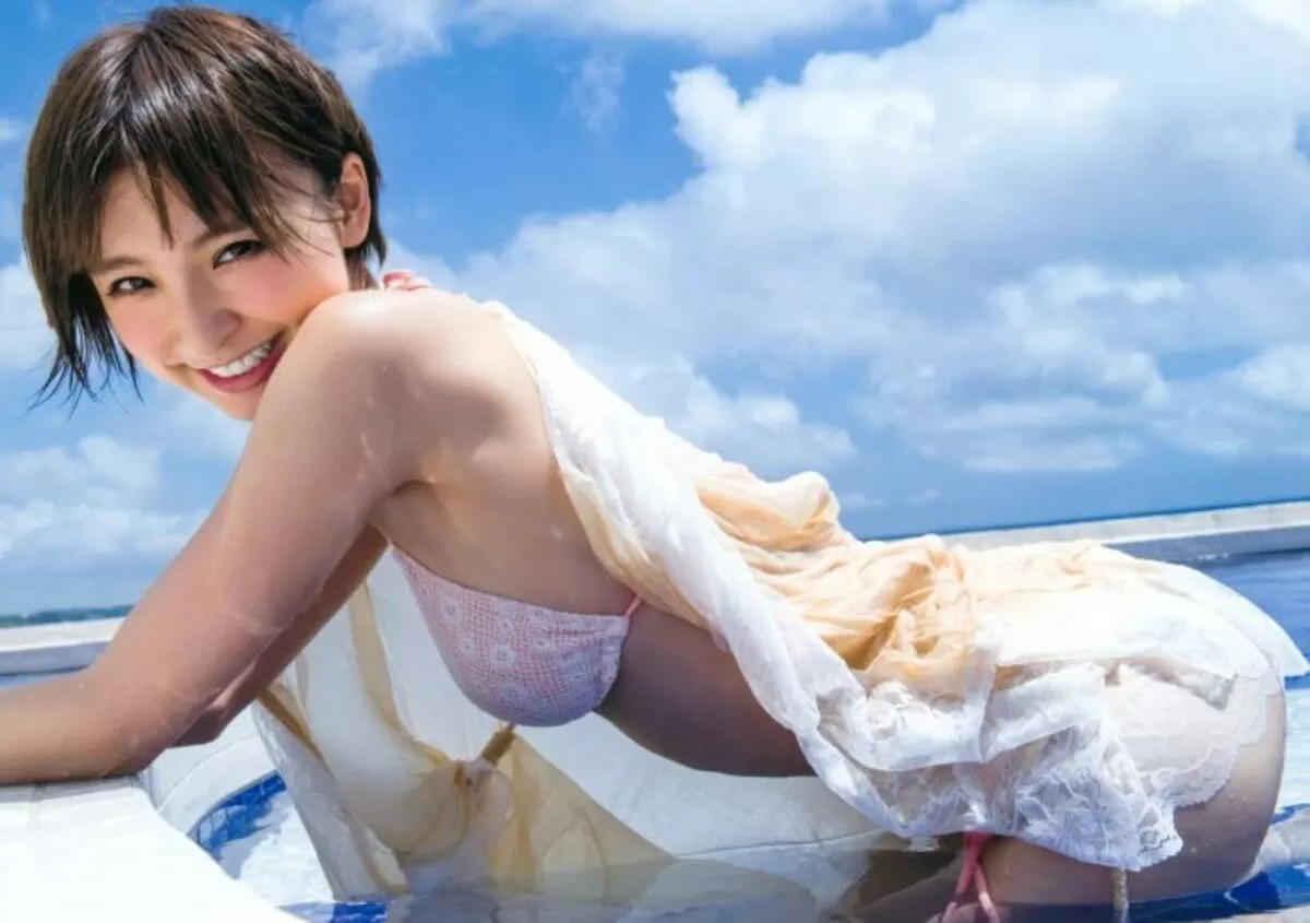 篠田麻里子エロ画像089