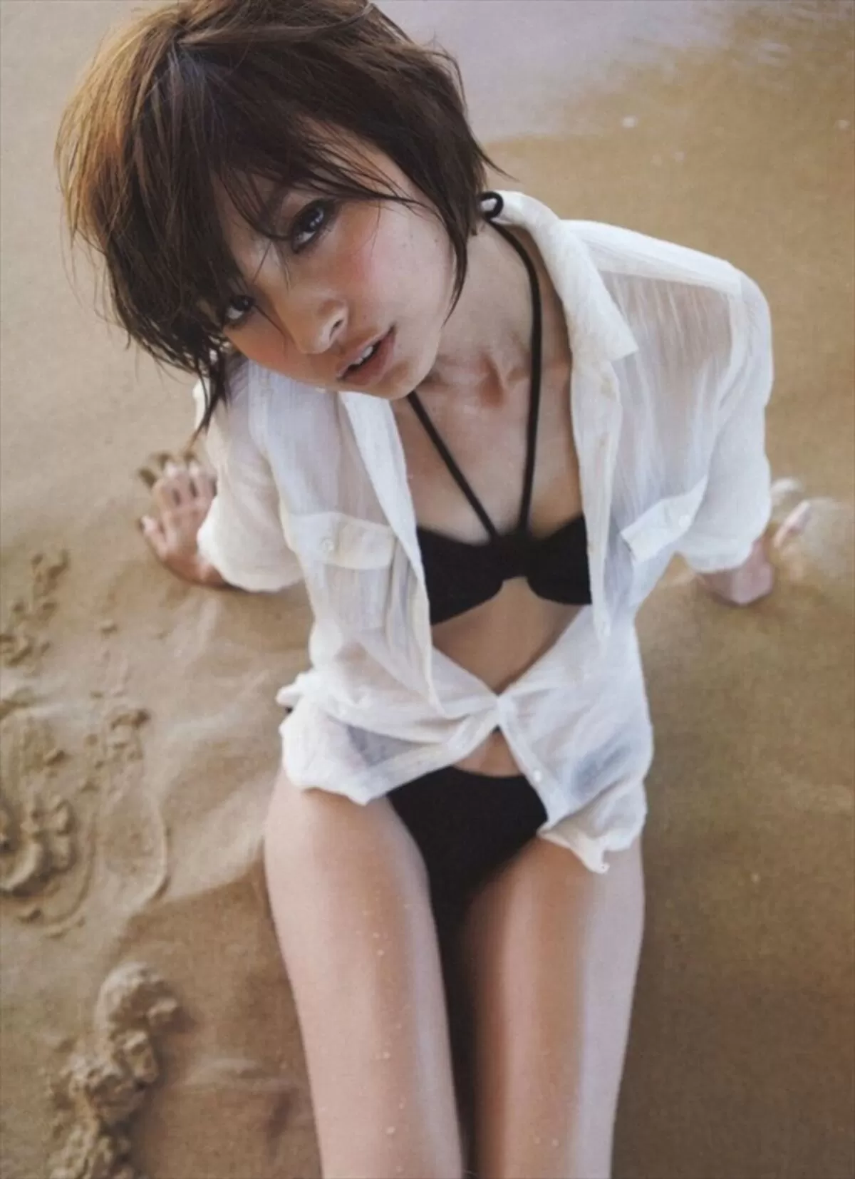 篠田麻里子エロ画像195