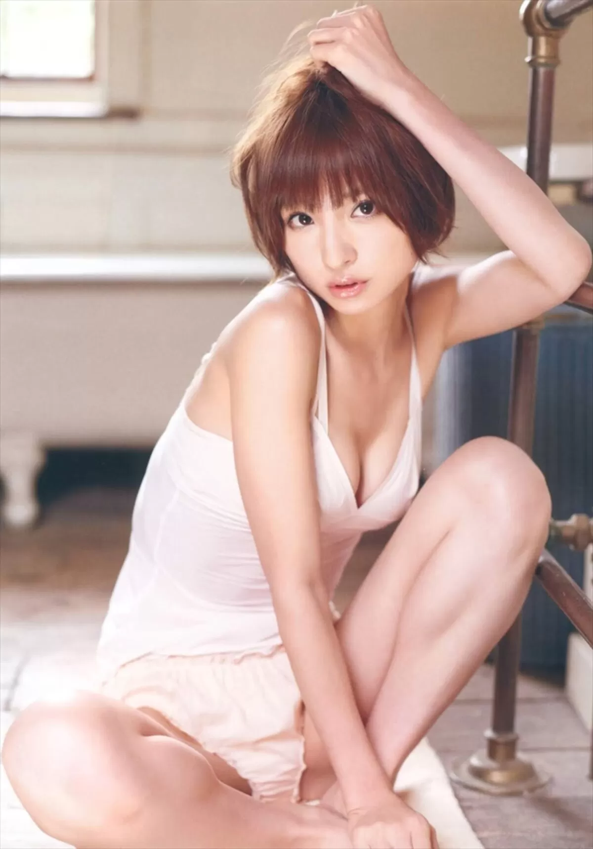 篠田麻里子エロ画像256