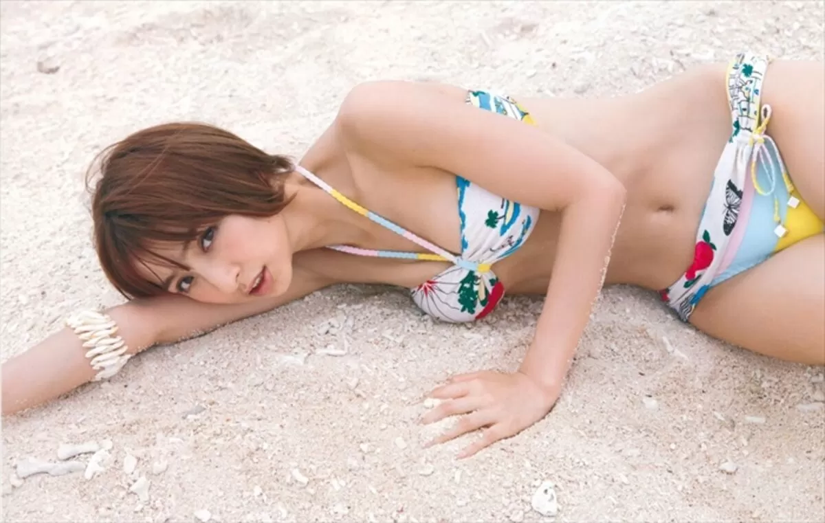 篠田麻里子エロ画像294