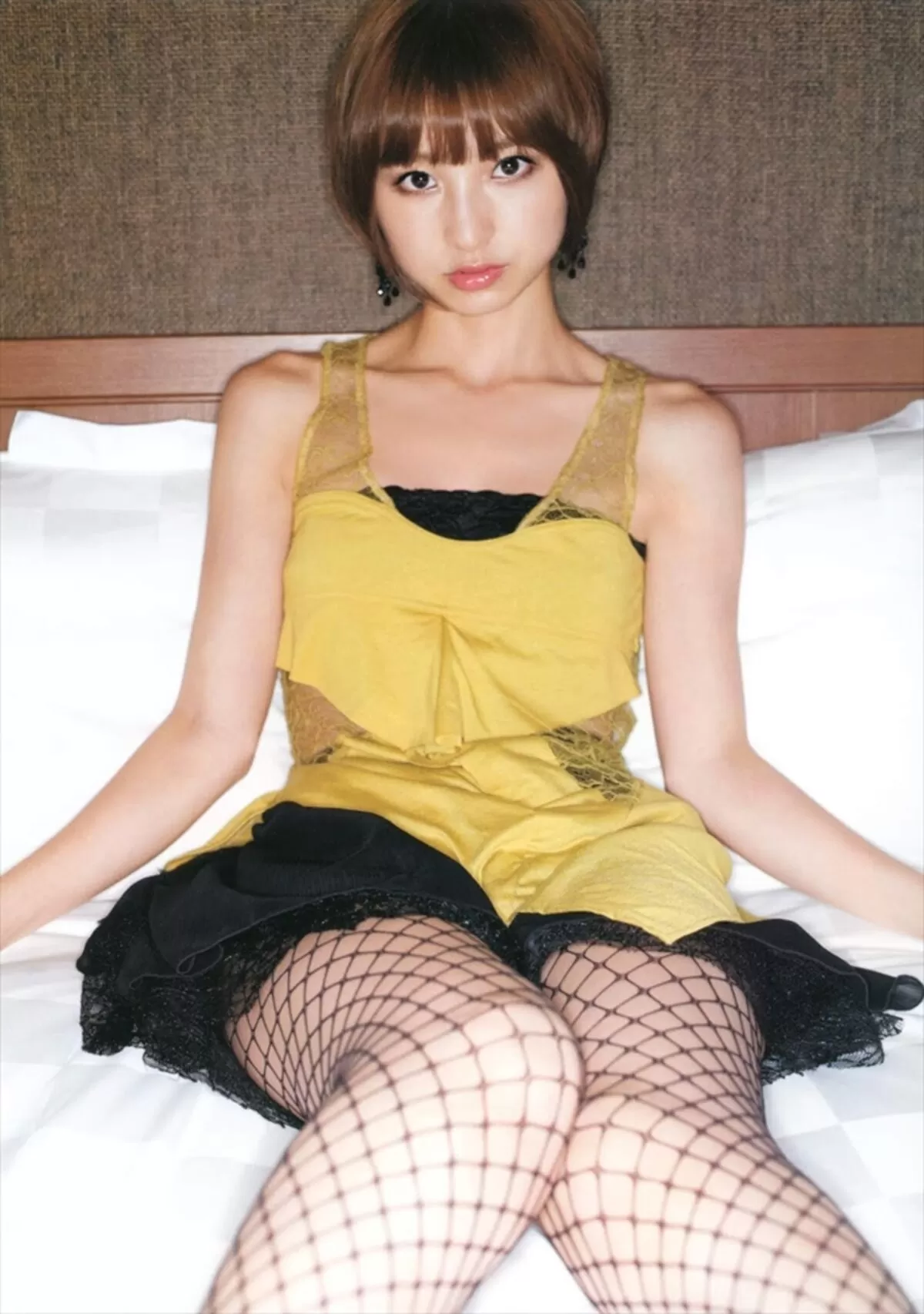 篠田麻里子エロ画像329