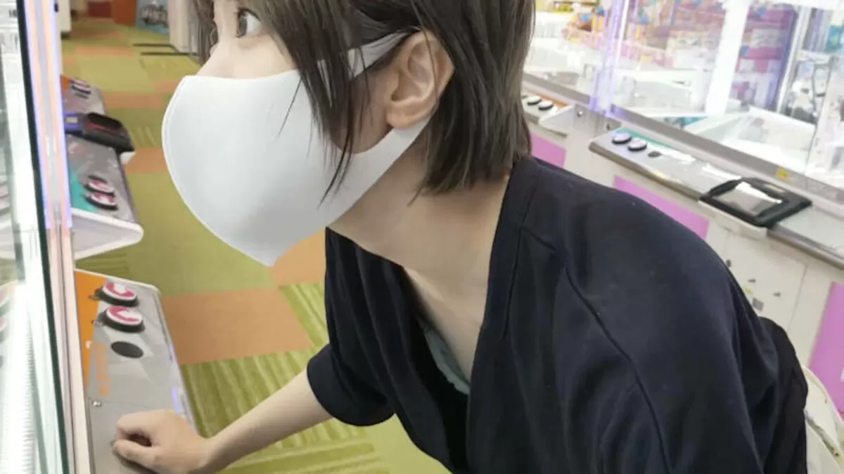 前屈み胸チラエロ画像008