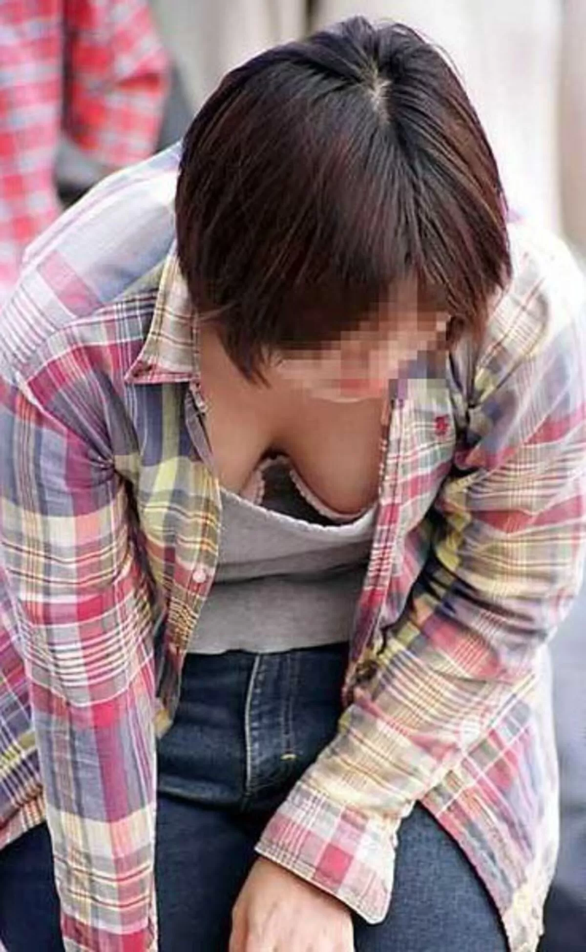 前屈み胸チラエロ画像139