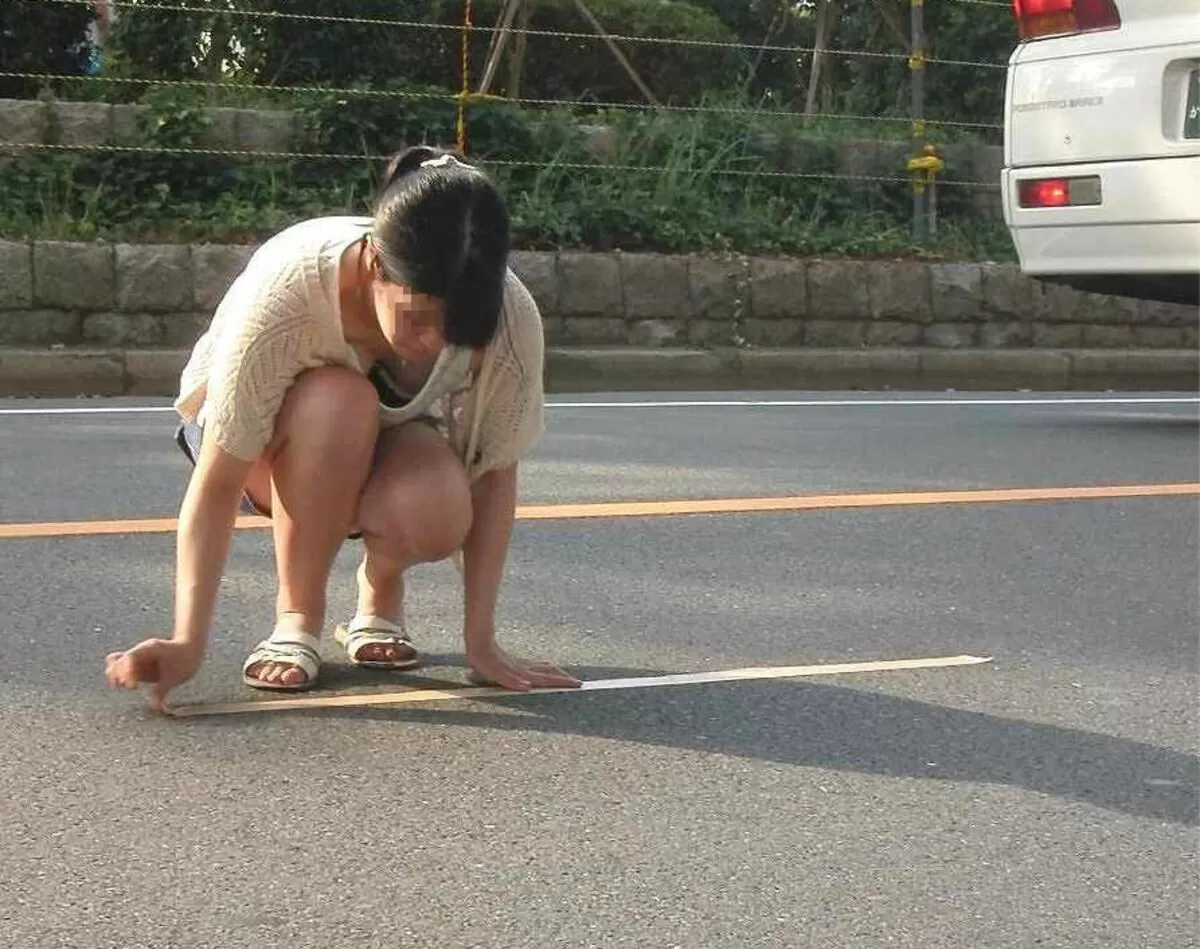 前屈み胸チラエロ画像191