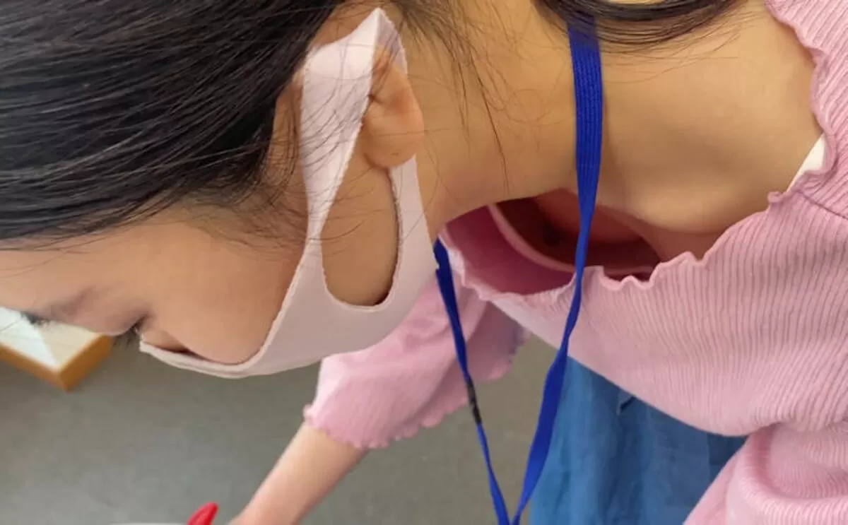 前屈み胸チラエロ画像205