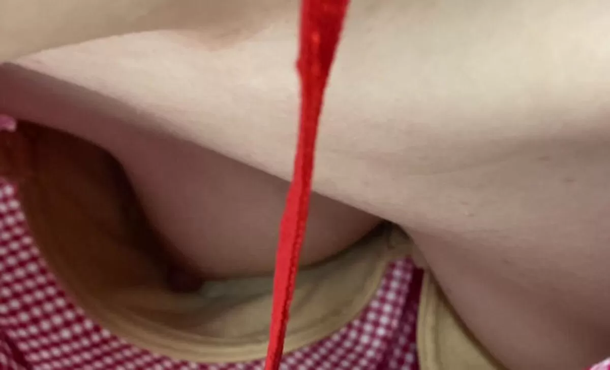 前屈み胸チラエロ画像207