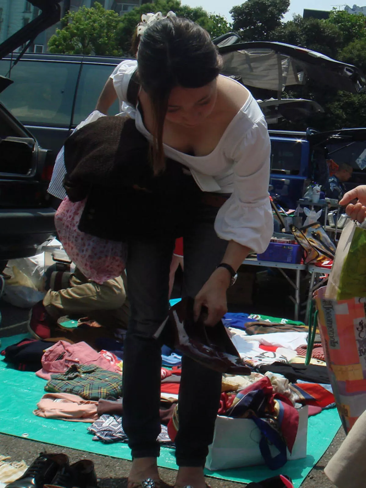 前屈み胸チラエロ画像228