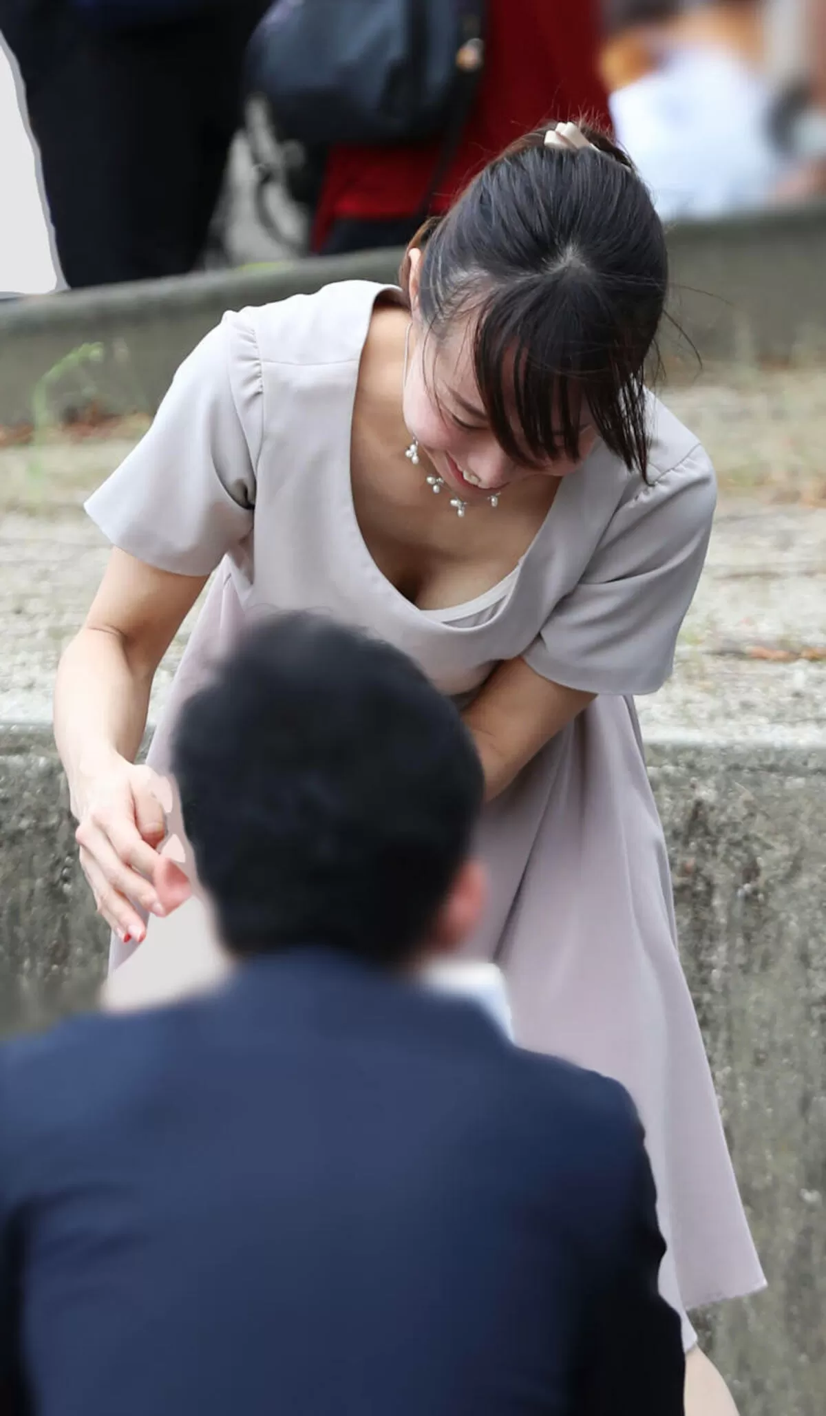 前屈み胸チラエロ画像232