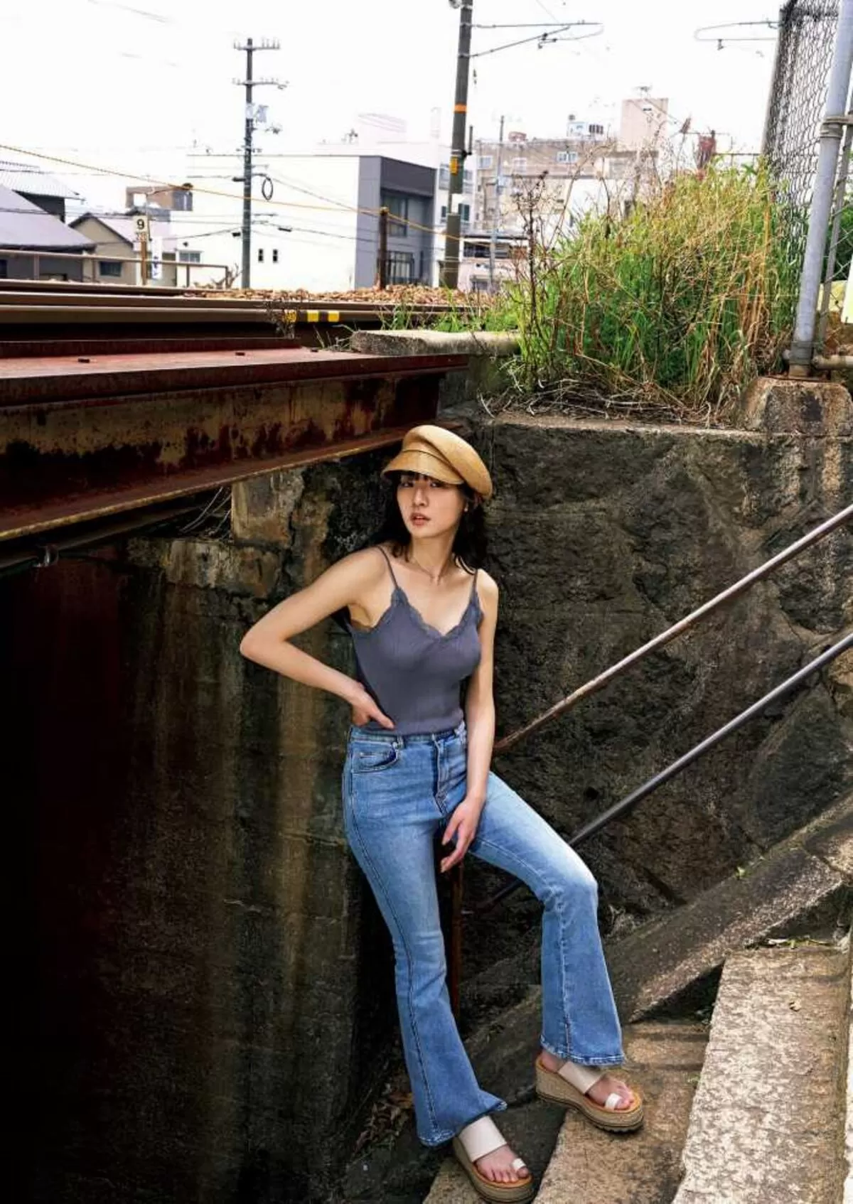 浅川梨奈エロ画像063