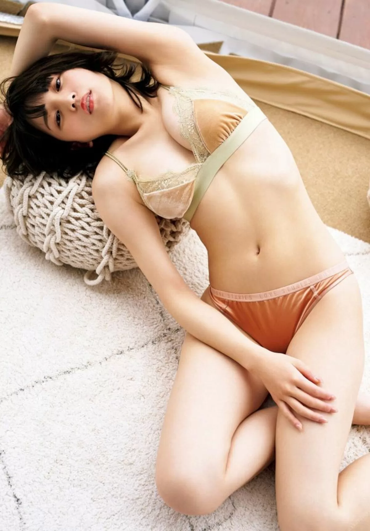 浅川梨奈エロ画像085