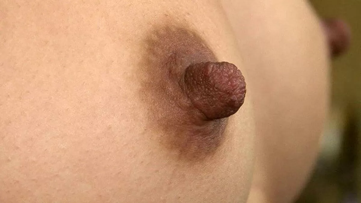 【高画質】乳首をドアップで見てみよう！細かなシワまでくっきりな乳首画像。053