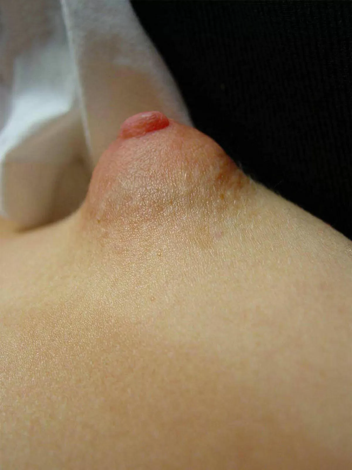 【高画質】乳首をドアップで見てみよう！細かなシワまでくっきりな乳首画像。065