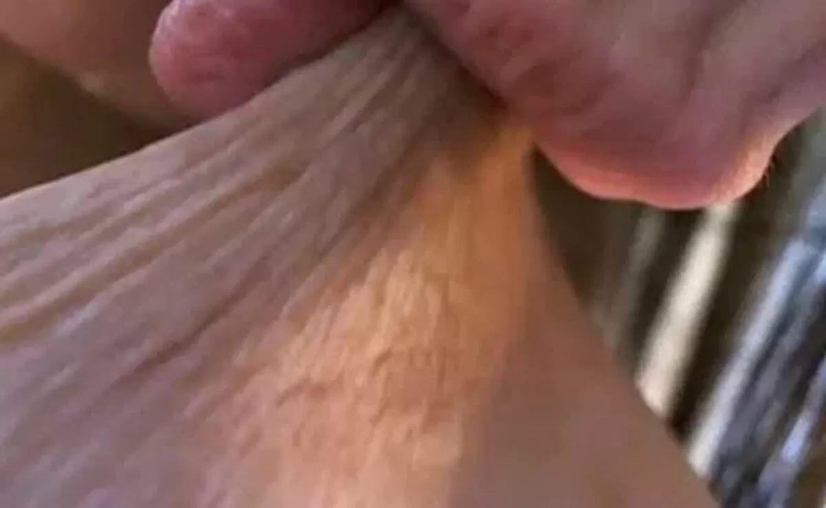 【高画質】乳首をドアップで見てみよう！細かなシワまでくっきりな乳首画像。094