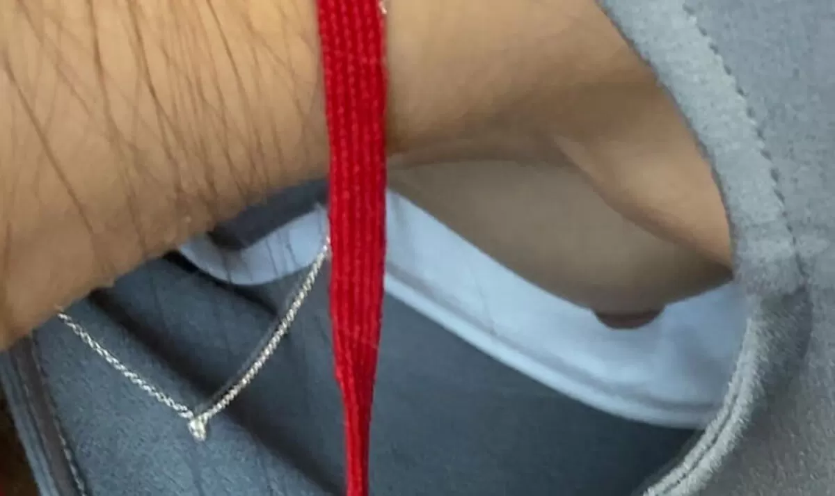 乳首が見えるエロ画像088