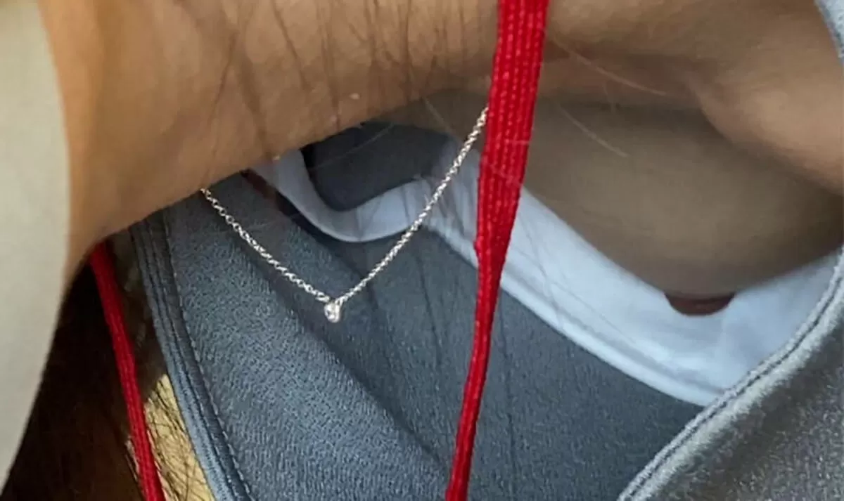 乳首が見えるエロ画像089