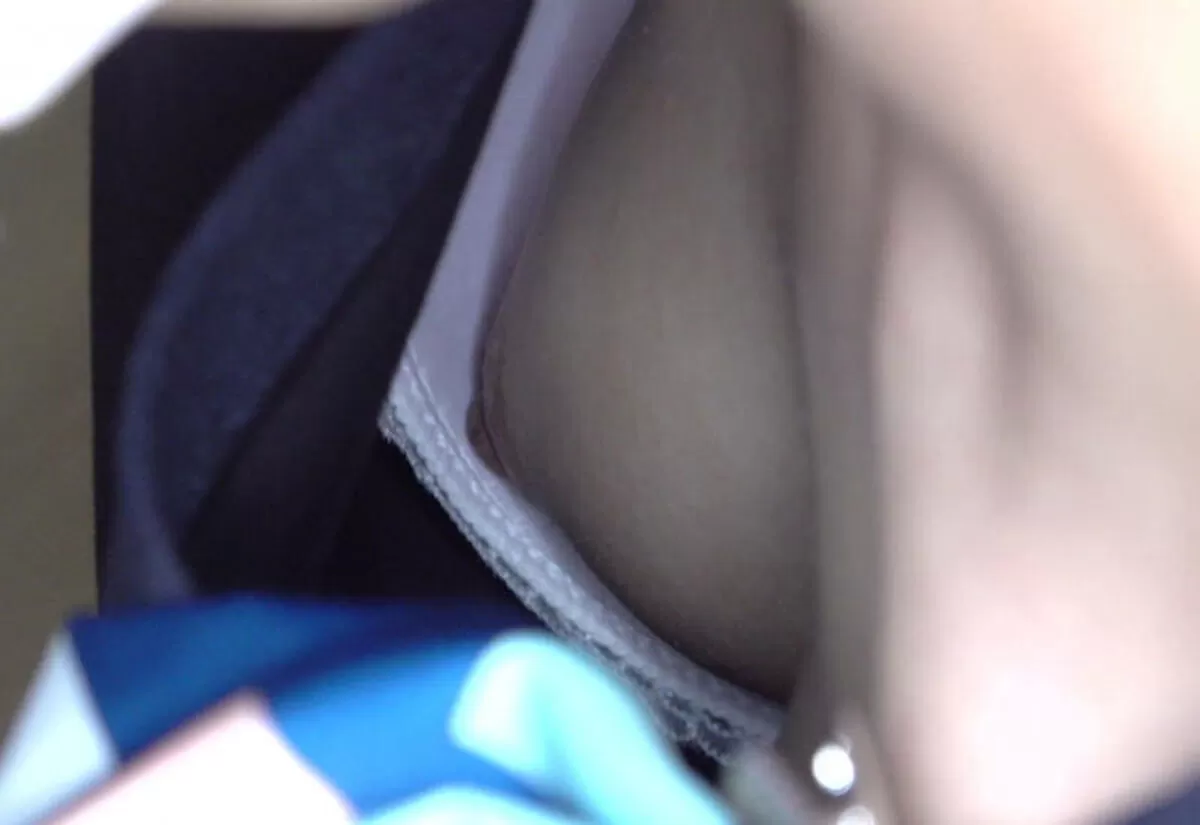 乳首が見えるエロ画像107