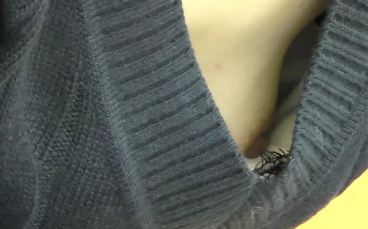 乳首が見えるエロ画像116