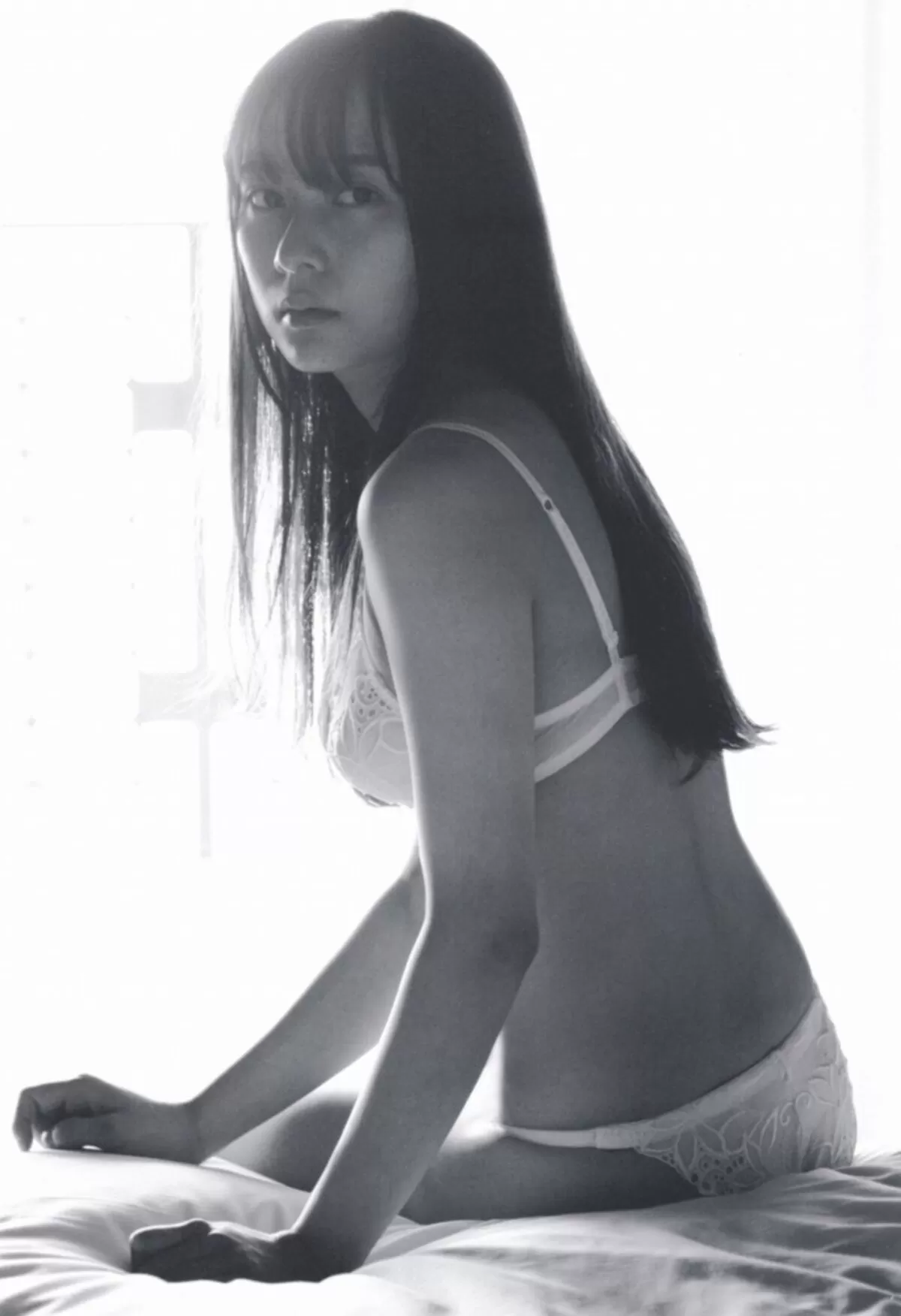 鈴木絢音エロ画像004