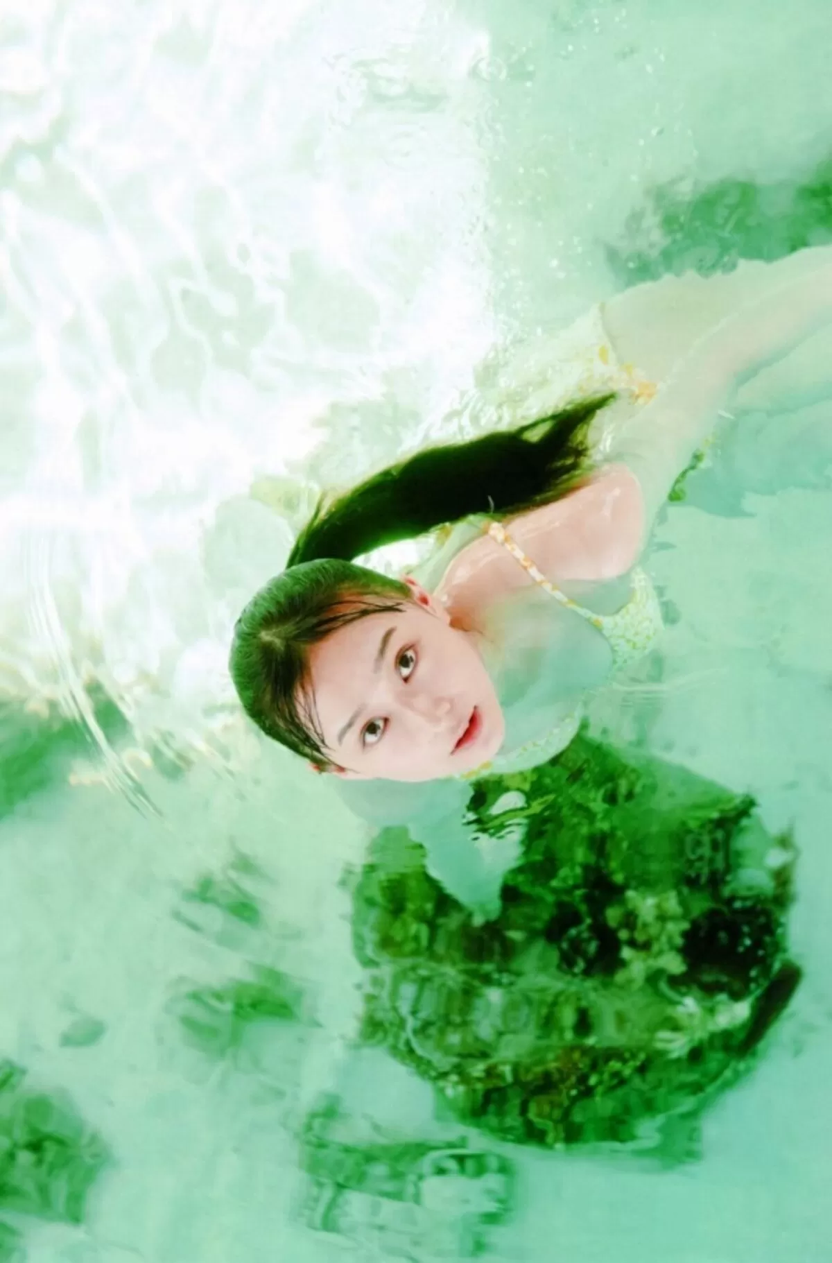 鈴木絢音エロ画像015