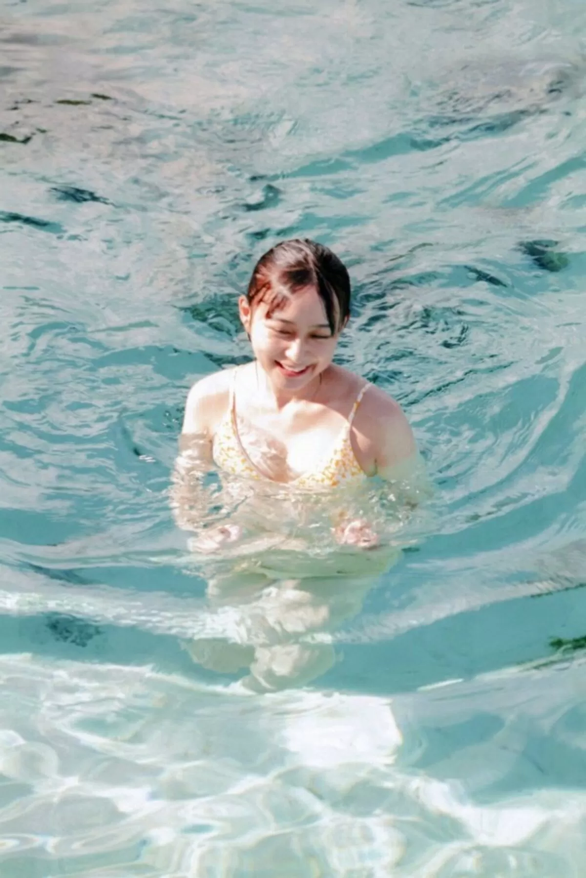 鈴木絢音エロ画像017