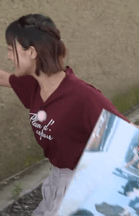 【画像】気象予報士の今井春花、グッドモーニングで前屈み谷間チラハプニング！004