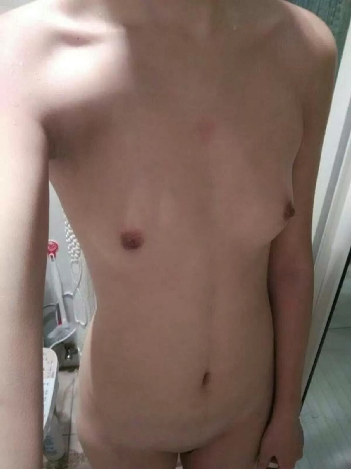 貧乳人妻エロ画像007