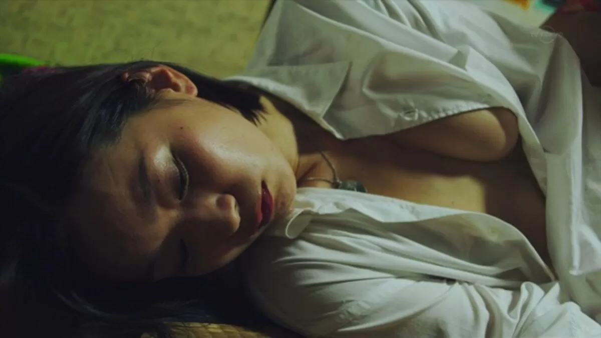 階戸瑠李エロ画像045