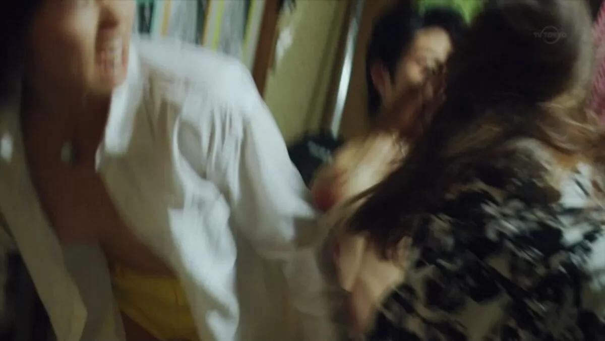 階戸瑠李エロ画像053