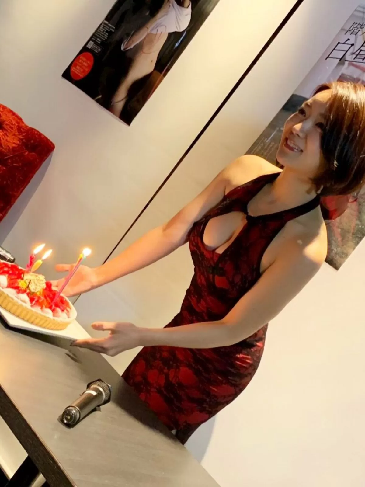 階戸瑠李エロ画像180