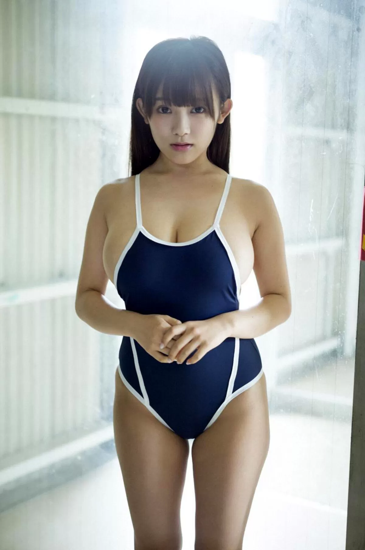 スク水巨乳エロ画像040