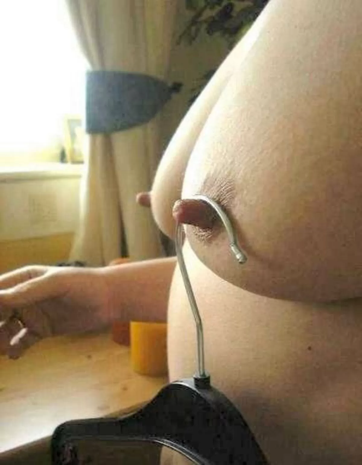 乳首エロ画像058