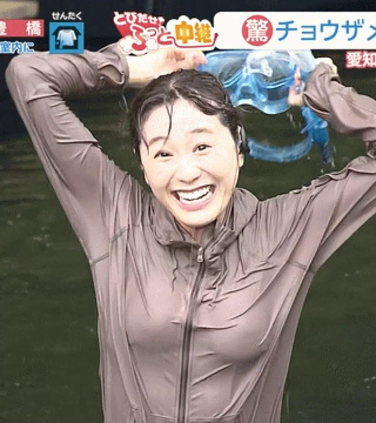 【画像】メ~テレ小松﨑花菜アナ、生中継でびしょ濡れおっぱい&乳輪透け疑惑www009