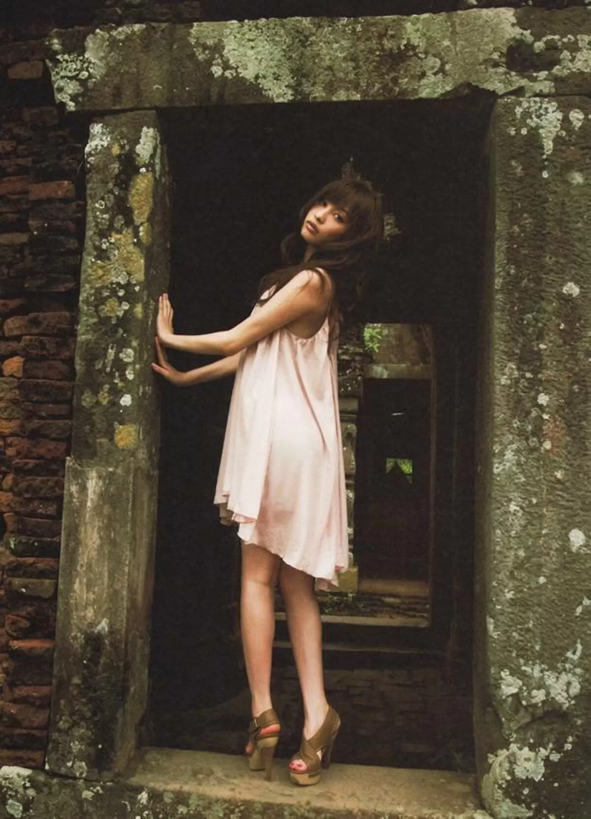 大政絢エロ画像065