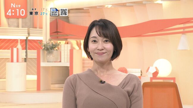 【画像】ベテランTBS出水麻衣アナ、片乳はだけて胸チラ放送事故!006