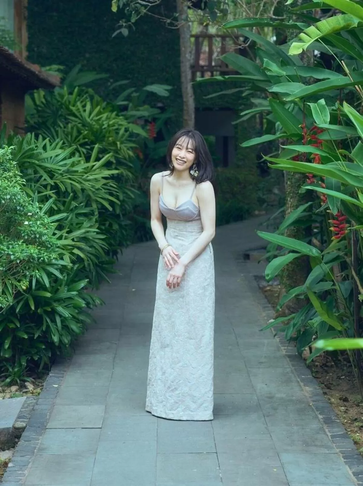 桜井日奈子エロ画像017