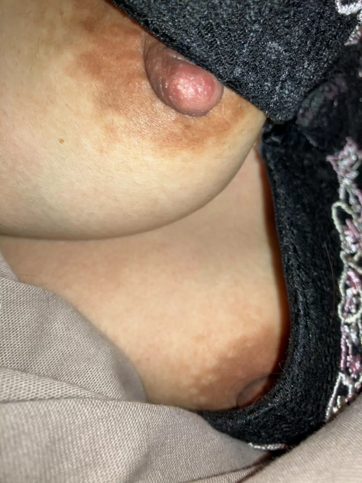 人妻おっぱいエロ画像229