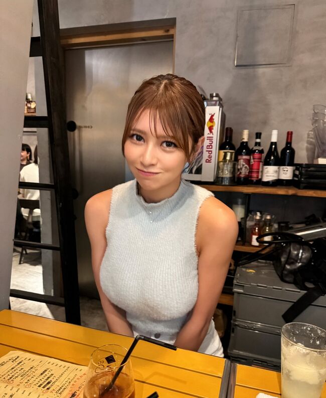 【衝撃】新人グラドル山田あいが元ラウンジ嬢・高良えなだと即バレ!Iカップ爆乳水着がエロすぎるwww009