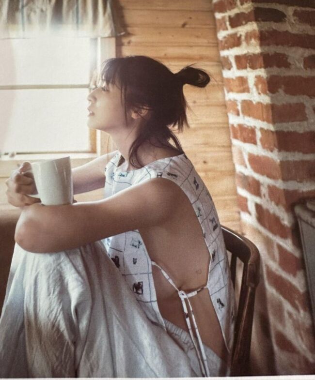 【画像】元欅坂46長濱ねる、衝撃の半裸ショットよりも淫乱タトゥー発覚でプチ炎上!004