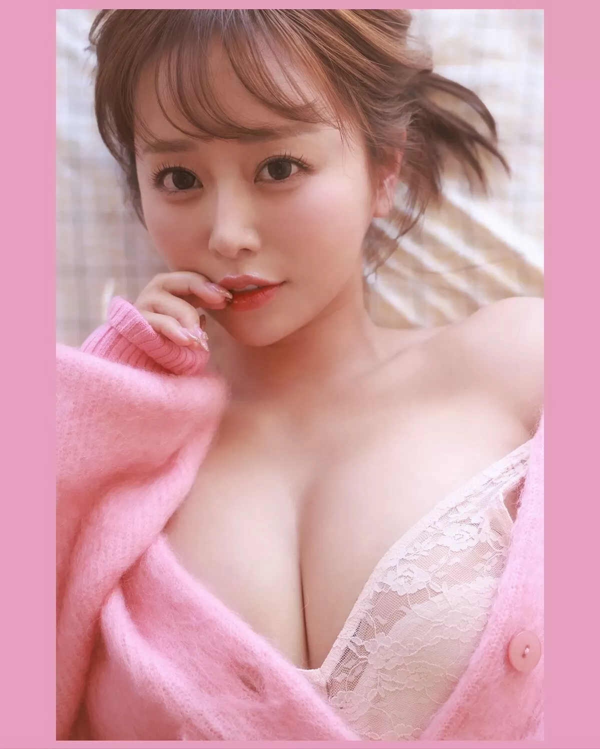 【画像】声優・井口裕香の最新グラビアがドスケベすぎるwww「もはや性優」「尻よすぎだろ…」022