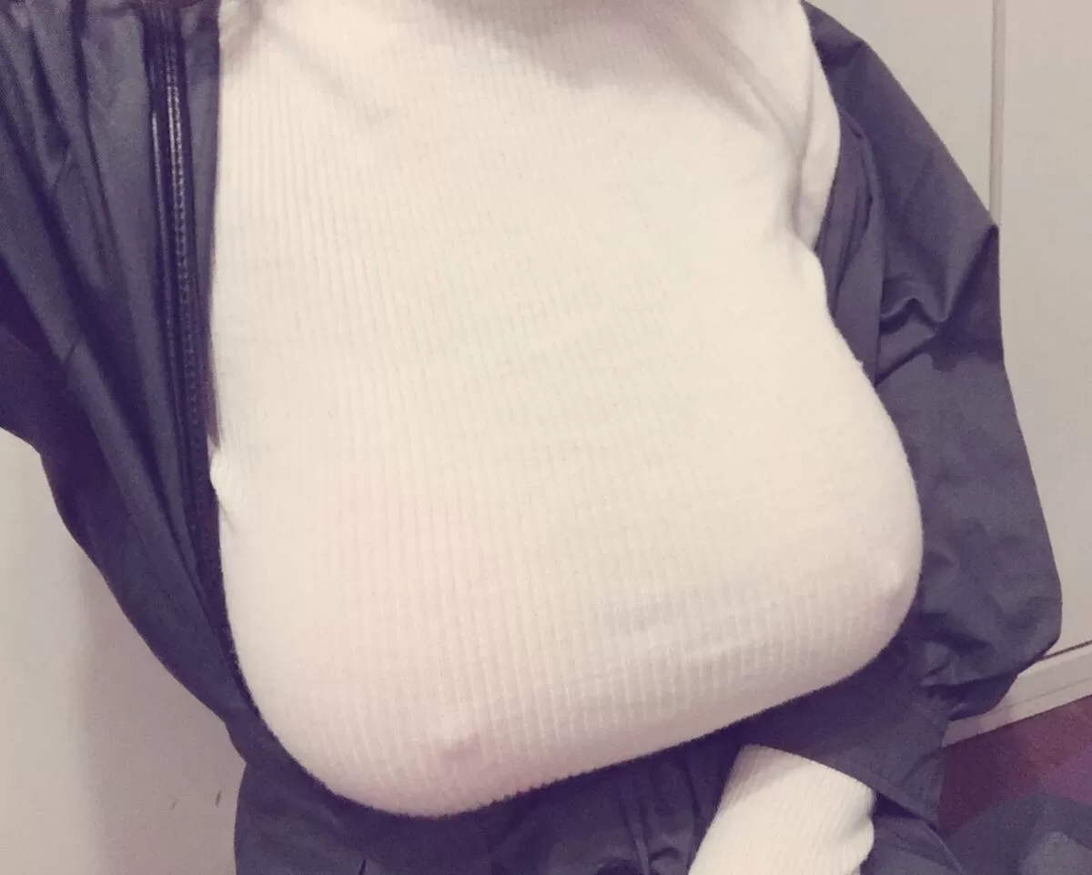 乳袋がくっきりなエロいおっぱい画像003