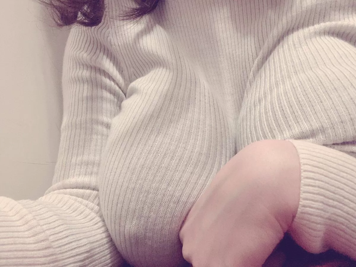 乳袋がくっきりなエロいおっぱい画像008