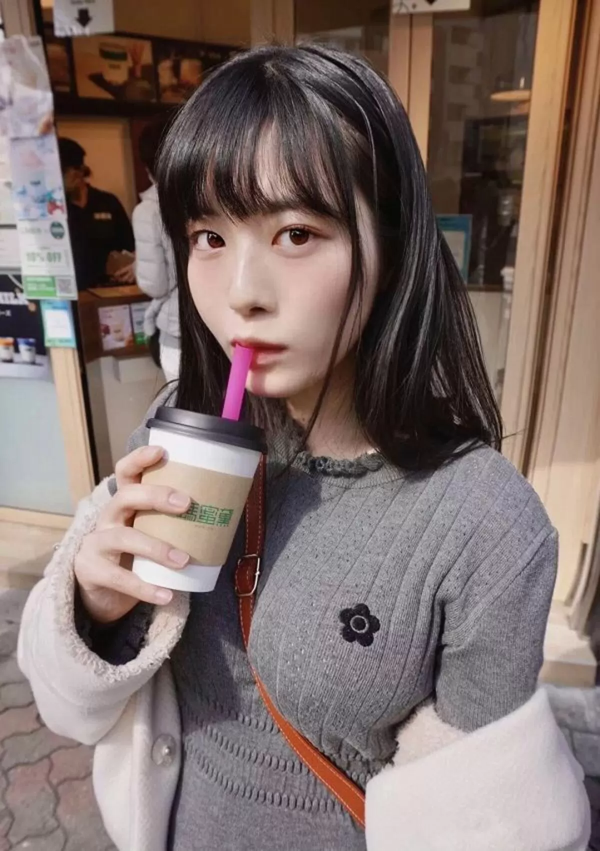 乳袋がくっきりなエロいおっぱい画像018