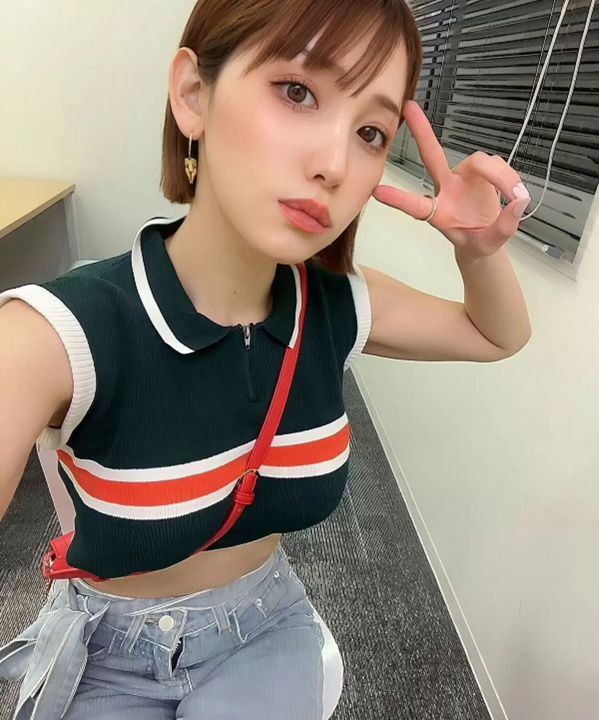 乳袋がくっきりなエロいおっぱい画像023