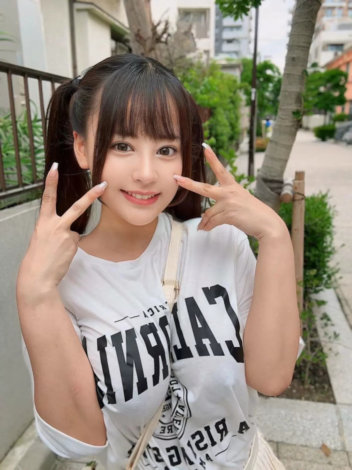 乳袋がくっきりなエロいおっぱい画像037