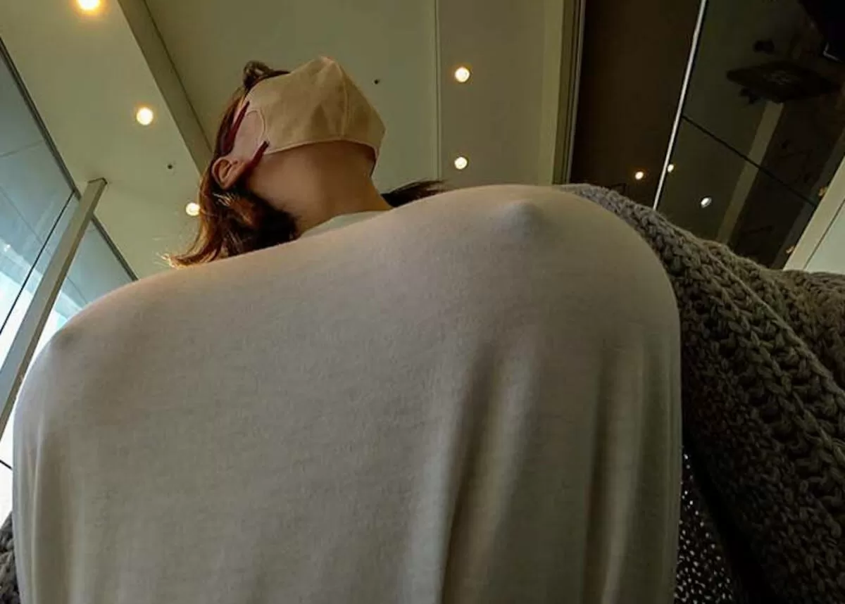 乳袋がくっきりなエロいおっぱい画像080