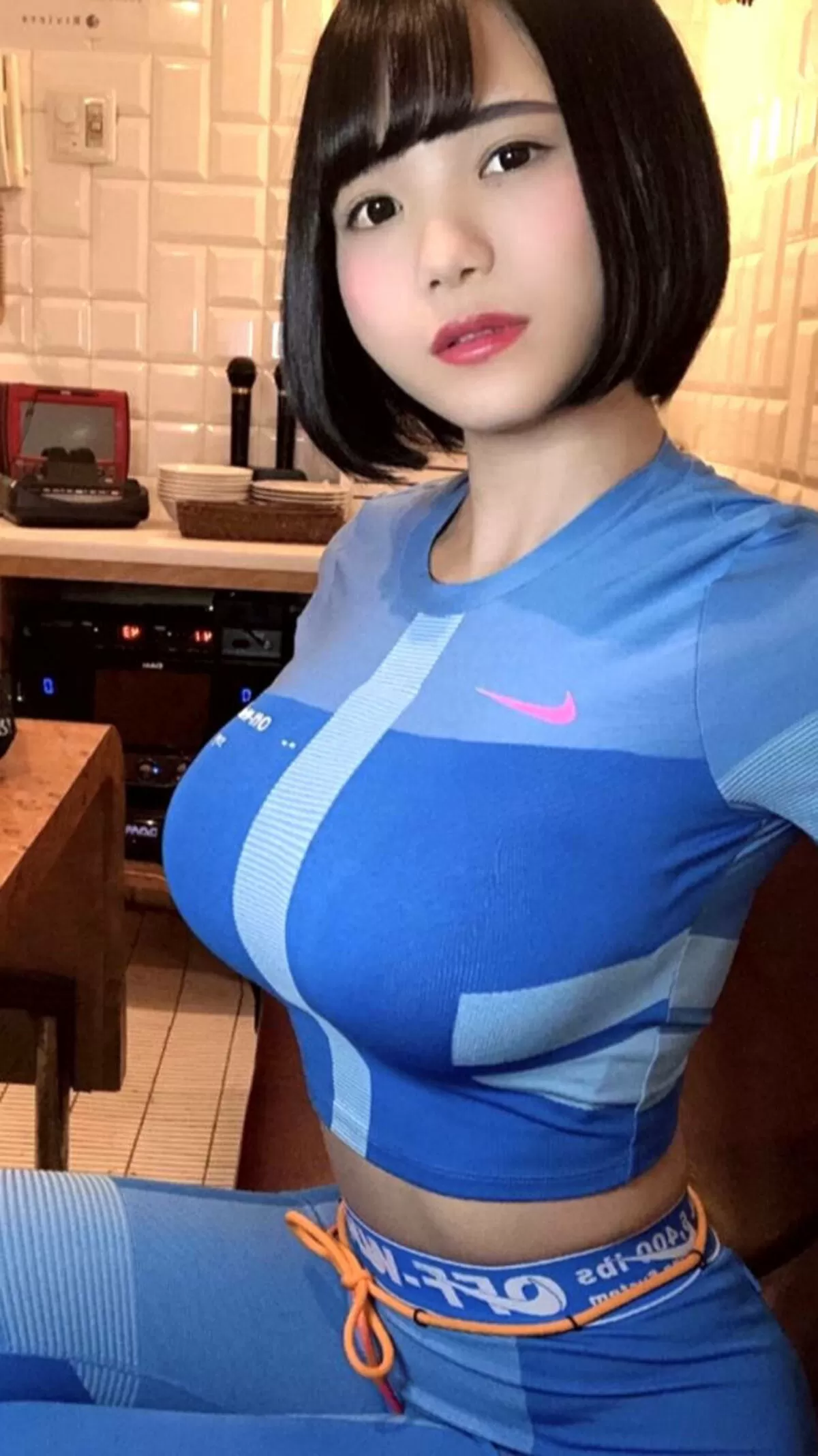 乳袋がくっきりなエロいおっぱい画像103