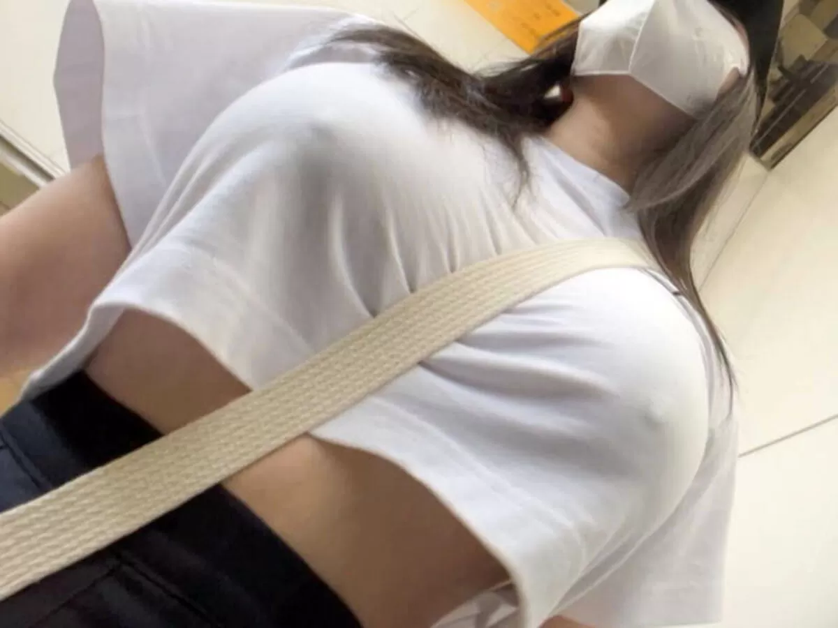 乳袋がくっきりなエロいおっぱい画像124